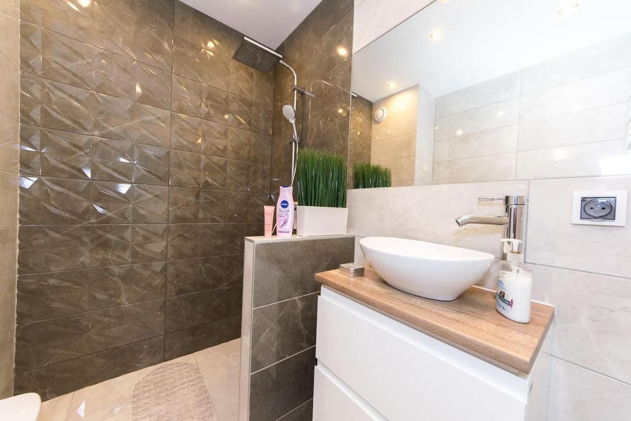 Cosy Studio With Private Garage P4You Pl Krakow Exterior photo